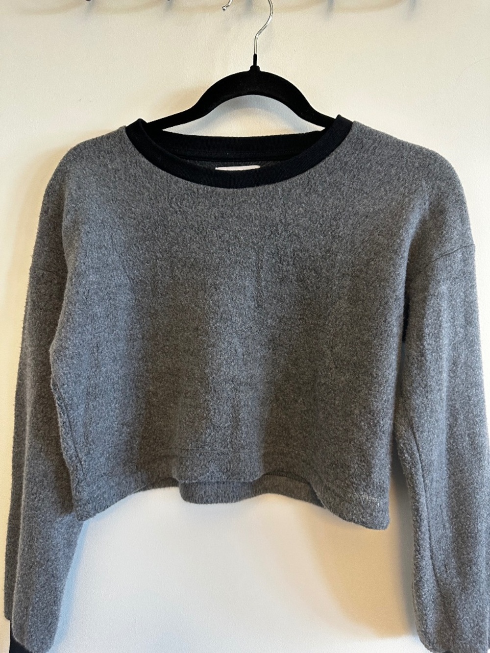 Sweatshirt crop style